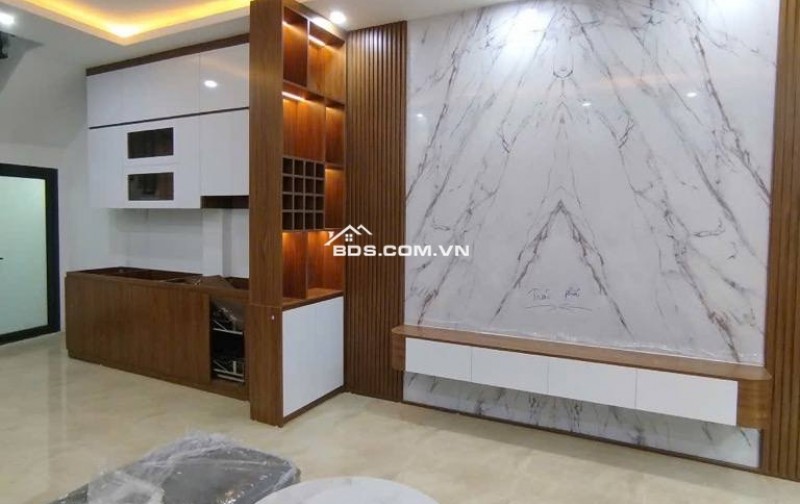 Yên Nghĩa. Hà Đông nhà 5 tâng 37m2 gi.á 6ti1 + Gần trục đường lớn, cách oto vài mét, ngõ thoáng rộng, dân trí cao. + Sổ đẹp